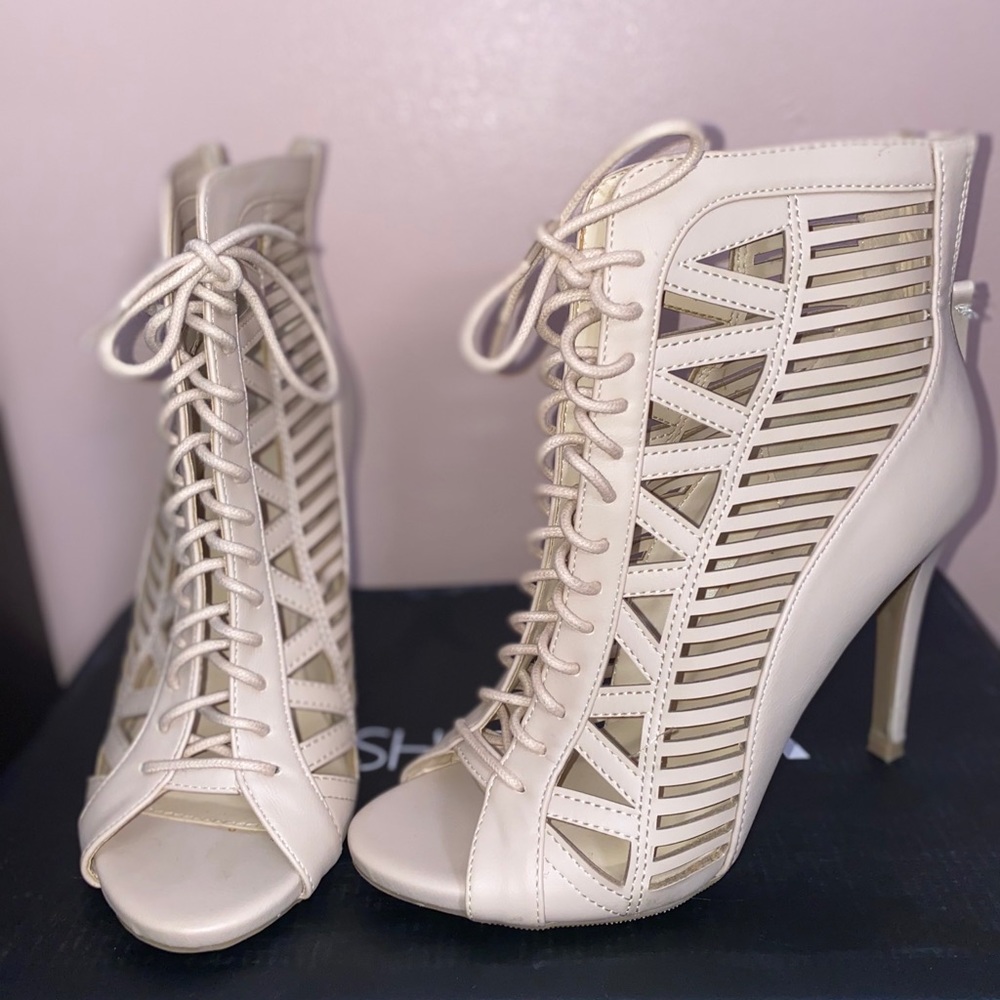 Cream color ankle heels size 7